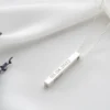 Collier barre verticale en acier inoxydable argenté