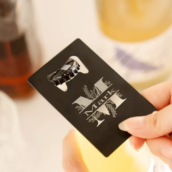 Ouvre-bouteille carte de crédit noire