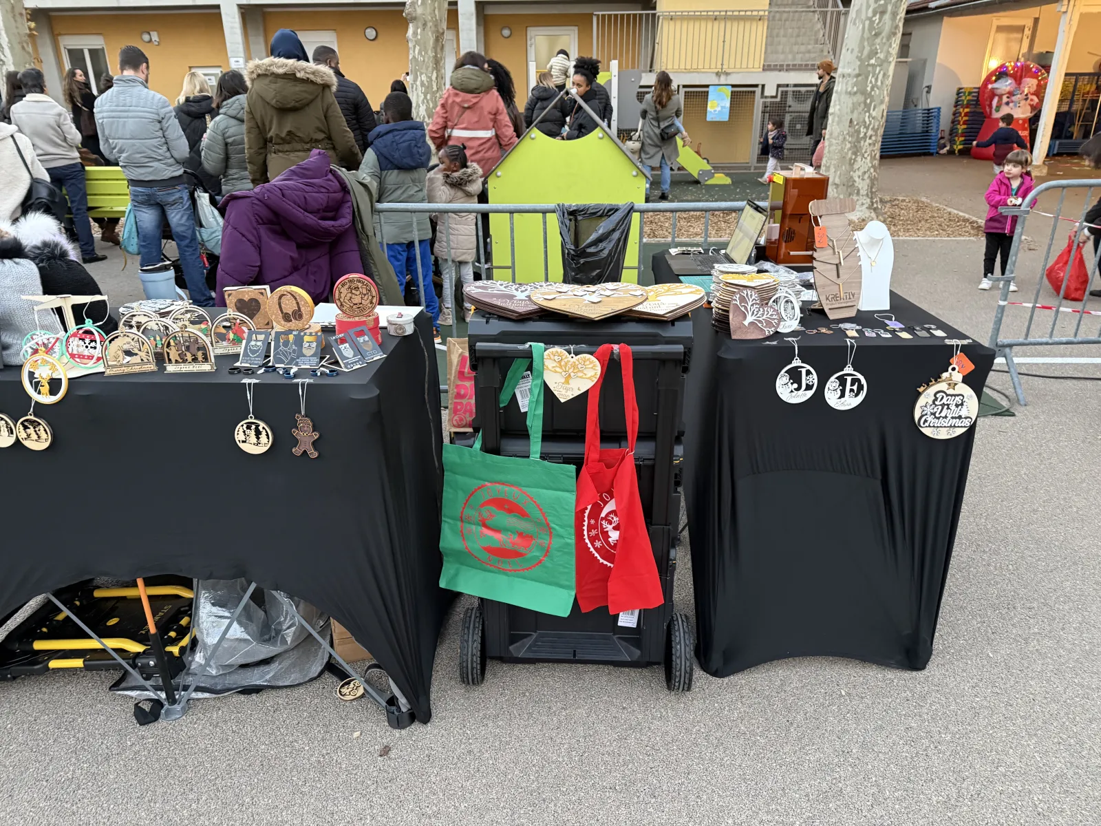Stand KreativPM sur un marche de createurs a Lyon