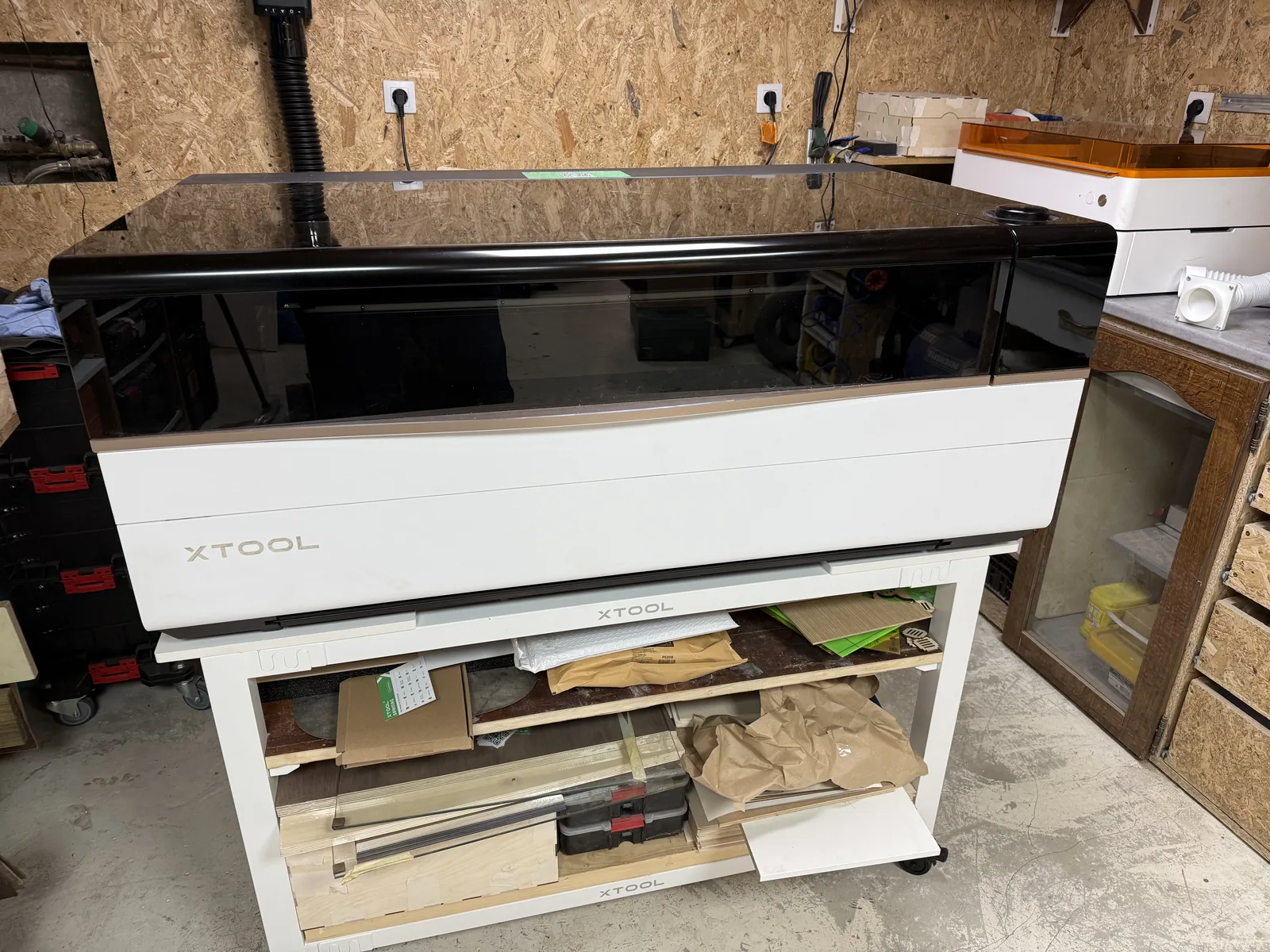 Laser grand format installé dans l'atelier de Villeurbanne